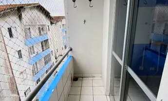 Imagem 2: Apartamento de 2 Dormitórios com Sacada e Portaria na Vila Antártica, 50 Metros da Pista