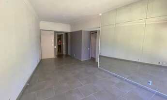 Imagem 6: Apartamento para venda possui 95 metros quadrados com 3 quartos em Copacabana - Rio de Jan