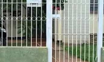 Imagem: Casa usada á venda com edícula de fundo