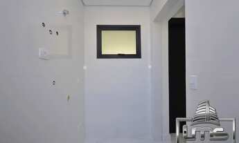 Imagem 7: Sobrado para venda possui 163 metros quadrados com 3 quartos em Mercês - Curitiba - PR