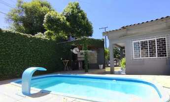 Imagem: Casa com piscina no Parque Pinheiro Machado