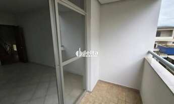 Imagem 3: Apartamento com 3 quartos sendo 1 suíte disponível no Bairro Umuarama em Uberlândia - MG