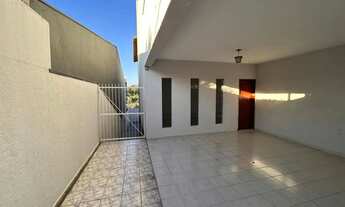 Imagem 2: Casa para venda e locação em Vila Galvão com 3 quartos, sendo 1 suíte , 196m²