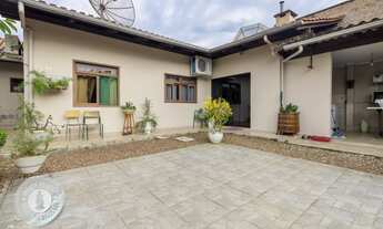 Imagem 4: Casa com 4 dormitórios à venda, 200 m² por R$ 750.000,00 - Velha Central - Blumenau/SC