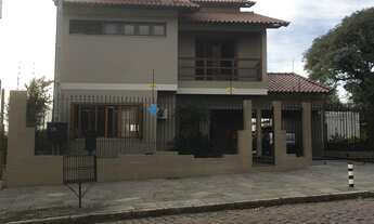 Imagem: Sobrado para venda tem 293 metros quadrados