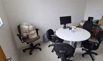 Imagem 7: Sobrado para aluguel e venda possui 307 metros quadrados com 9 quartos em Santana - São Pa