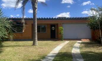 Imagem: Casa com 03 dormitórios no centro de tramandaí