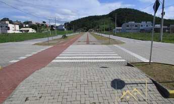 Imagem 12: Sobrado localizado no Loteamento Lisboa 3 Forquilhas / São José SC