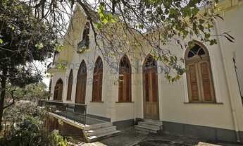 Imagem 3: Castelo histórico com vista para Baía de Guanabara
