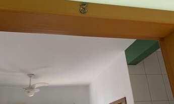 Imagem 3: Kit com bwc completo, cozinha com fogão, geladeira e pia, 1 bancada em L com 1 cadeira, 1