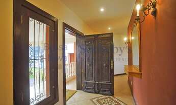 Imagem 5: Casa espaçosa com vista panorâmica para o mar