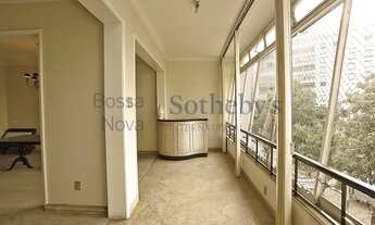 Imagem 2: Frente ao metrô, amplo e arejado com vista para o verde