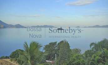 Imagem 6: Casa espaçosa com vista panorâmica para o mar