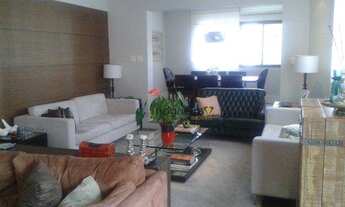 Imagem 5: Moema, apartamento clássico, andar alto!