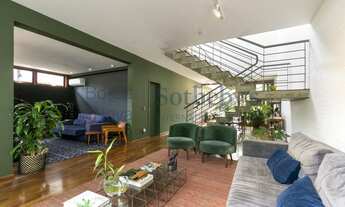 Imagem 6: Casa repleta de verde em localização nobre