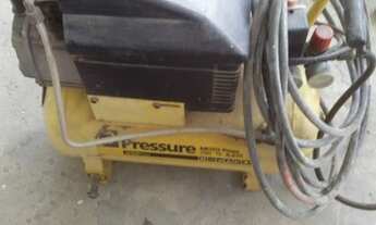 Imagem 5: Alugar ponto Galpão / depósito com 2 vagas na garagem