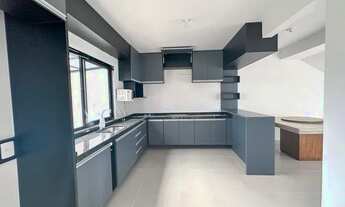 Imagem 6: Sobrado a Venda no Bairro Fraron com móveis planejados, pronto para você entrar e morar