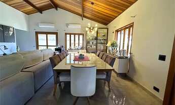 Imagem 2: Casa no Condomínio Monte Alegre com 04 suítes