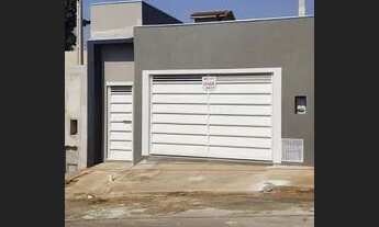 Imagem: Casa com 3 dormitórios e armários no Bela