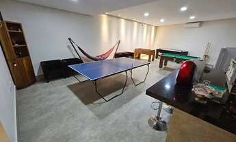 Imagem 2: Casa de Esquina Mobiliada com 4 suítes à venda, 450 m² por R$ 0 - Alphaville -SP