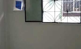 Imagem 6: Imóvel em vila familiar