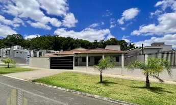 Imagem: Belíssima Casa no bairro Água Verde, em