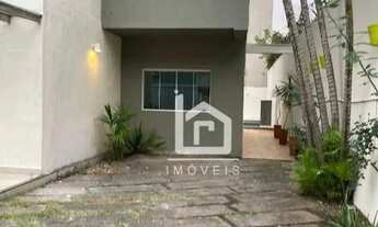 Imagem 2: Casa reformada com piscina e churrasqueira próximo ao mar na Barra do Jucu