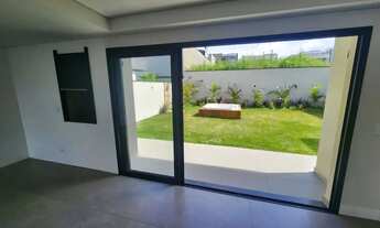 Imagem 3: Casa Nova em Cond 265 m2 priv. 3 suítes com closets, 4 vagas, amplo quintal com spa no Par