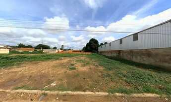 Imagem: Terreno de esquina no Bairro Construmat