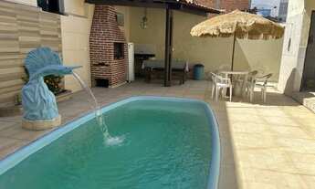 Imagem: Alugamos por diária casa com piscina em