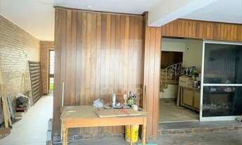 Imagem: Moema sobrado com cômodos amplos, precisa