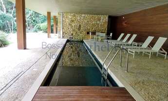 Imagem 5: Casa de condomínio com projeto de Márcio Kogan