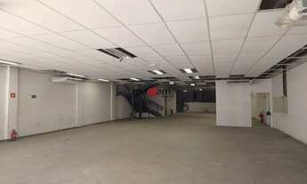 Imagem 2: Itaim Bibi: Prédio com 3 pisos, elevador, banheiros, cozinha com 1000m² de área construíd