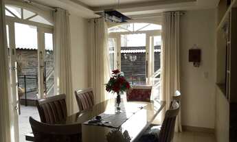 Imagem 5: Oportunidade - Casa Ampla com Piscina e Área de Churrasqueira - Forquilhinhas - São José