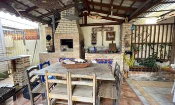 Imagem 6: Casa na Praia para Venda em Florianópolis, São João do Rio Vermelho, 4 dormitórios, 2 banh