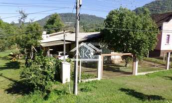 Imagem 3: Casa na margem da rodovia em Picada Café, na Serra Gaúcha