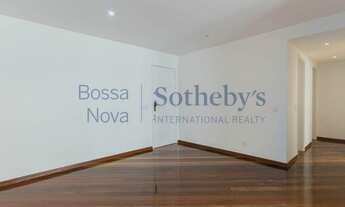 Imagem 6: Apartamento em rua arborizada