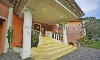 Imagem 3: Casa espaçosa com vista panorâmica para o mar