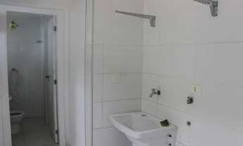 Imagem 6: Casa de condomínio sobrado para aluguel possui 300 metros quadrados com 4 quartos