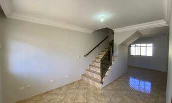 Imagem 3: Sobrado para aluguel possui 115 metros quadrados com 3 quartos em Emiliano Perneta - Pinha