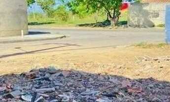 Imagem 3: Lote/Terreno para venda possui 360 metros quadrados em Centro - São Pedro da Aldeia - RJ