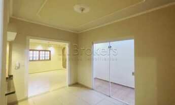 Imagem: Botucatu - Casa Padrão - Jardim Ipe