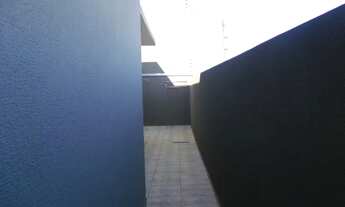 Imagem 2: ALUGO - Casa Geminada com 3 Quartos no Chamonix