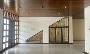 Imagem 4: Casa para aluguel e venda com 390 metros quadrados, 6 quartos sendo 3 suítes, no Bairro do