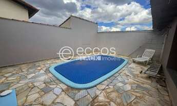 Imagem: Casa à venda, 3 quartos, 1 suíte, 2 vagas