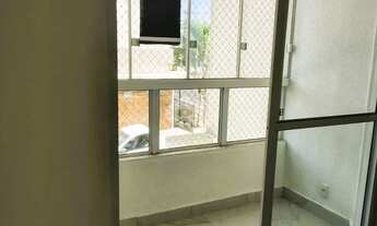 Imagem 6: Apartamento de 2 quartos com garagem, sacada com churrasqueira e infraestrutura na Av. Bal