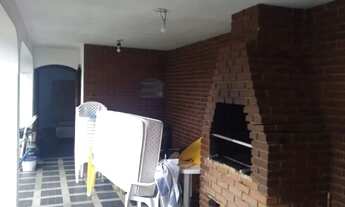 Imagem 2: Casa na praia com piscina