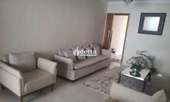 Imagem 4: Casa em condomínio com 3 quartos disponível para Venda no bairro Jardim Califórnia em Uber