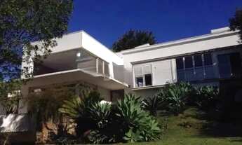 Imagem 2: Conforto e Sofisticação: Casa com 3 Dormitórios sendo 1 Suíte, 240 m² à Venda por R$ 1.290