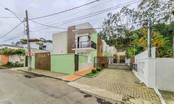 Imagem 2: Casa duplex em condomínio fechado e reservado para venda